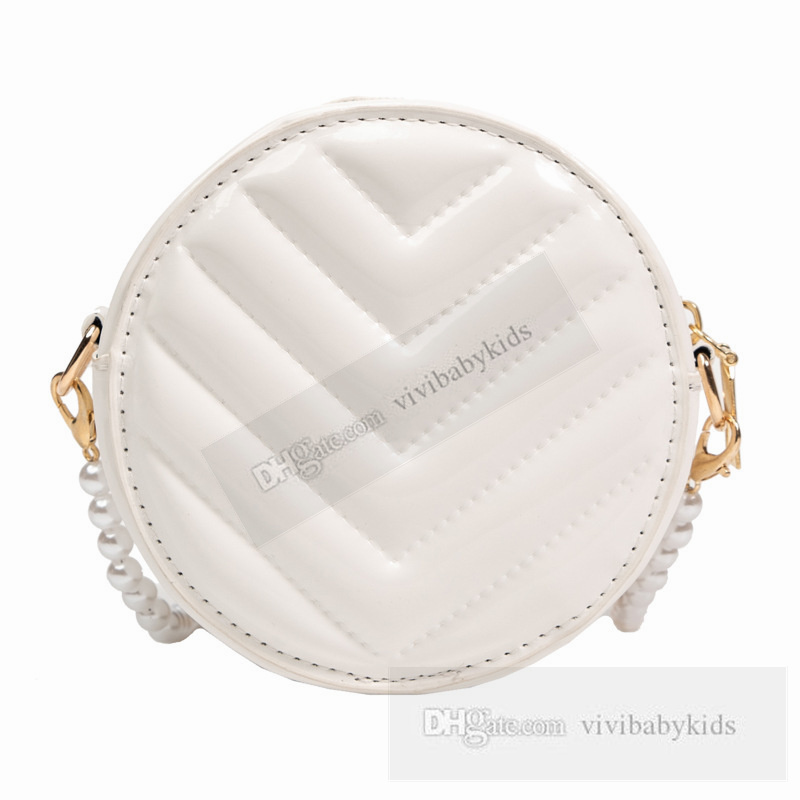 Ins Enfants Love Heart Hands Hands Hands Kids Pearls Chain Single Bag Sac Sac à épaule Filles Patent Circular Messenger Sacs Z7825