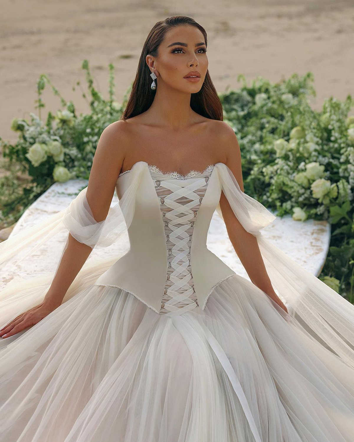 Robes de mariée simples des robes de mariée épaule une ligne à lacers en lacet sur mesure Illusion princesse sweep dormage robe épouse vestido de novia