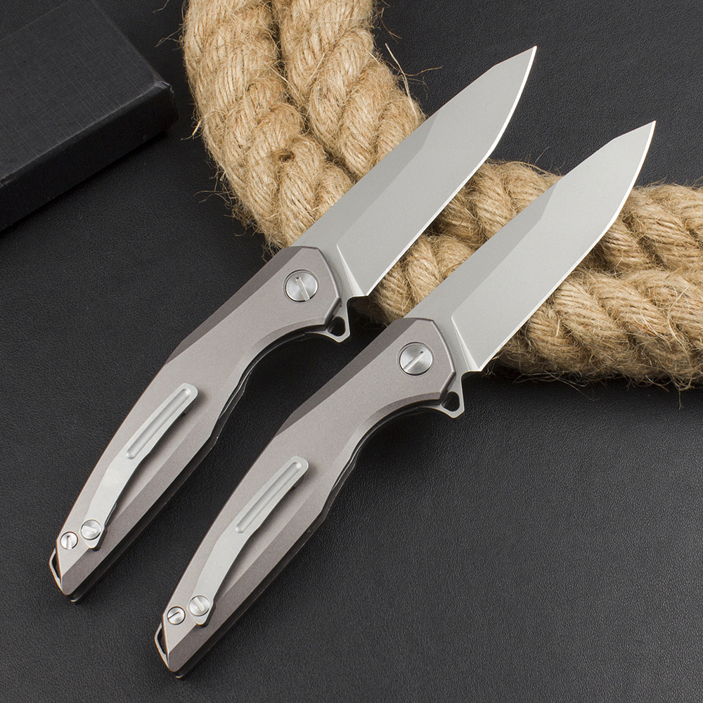 Tive F95NL Flipper couteau pliant D2 Titane gris Tanto Blade en acier inoxydable avec fibre de carbone / Handle de palissan