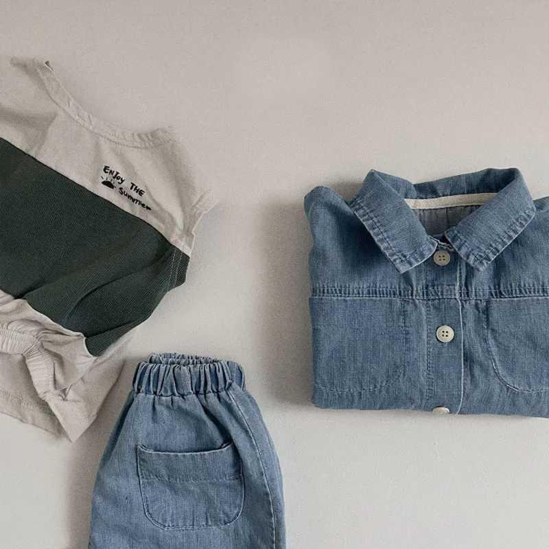 Conjuntos de roupas 2023 verão novo bebê manga curta de manga jeans um conjunto sólido menino menina shorts casuais terno fofo crianças jeans roupas h240423