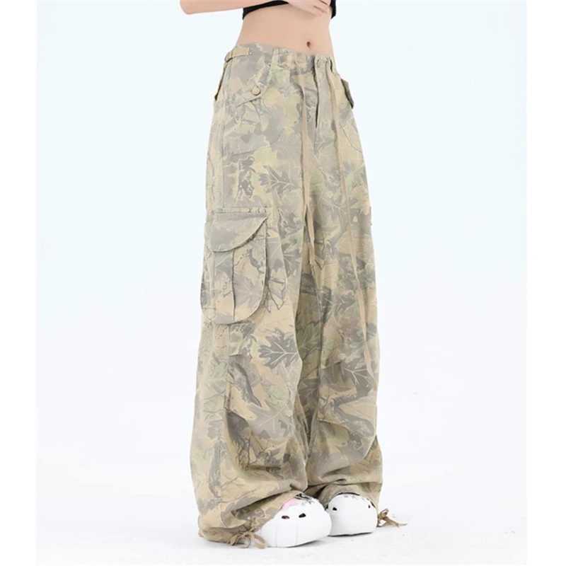 Jeans féminins femmes American rétro hip hop camouflage pantalon strt style unisexe femelle lâche le jambe à crampons à crampe de conception pantalon cargo y240422