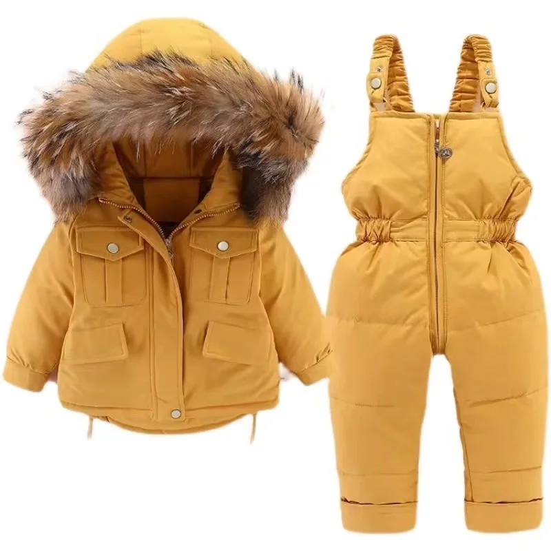 コート26歳の子供のダウンジャケットスーツ冬の男の子と女の子が厚くなったジャンプスーツの大きな毛皮の首輪肥厚フード付きジャケット