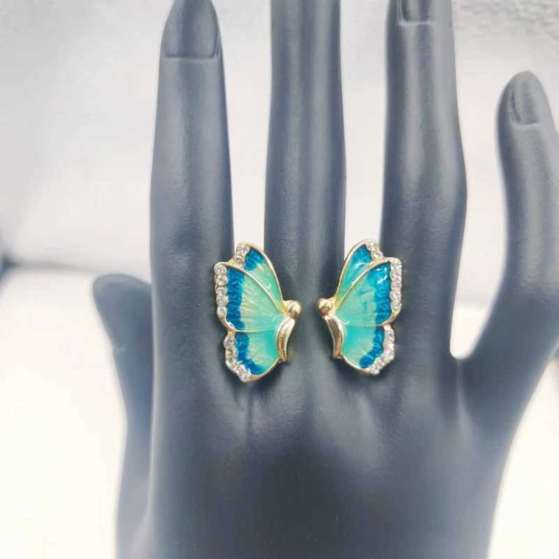 Charm Delysia King Women 2021 Trendy Blue Butterfly Ear Studs High Grade Crystal Elegant Temperament Bankett Y240423