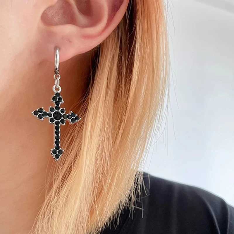 Charm Grunge Rock Jewelry Bling Crystal Cross Cross For Women Punk Charms Pendientes Hoop Accesorios Góticos Pendientes de moda coreana Y240423