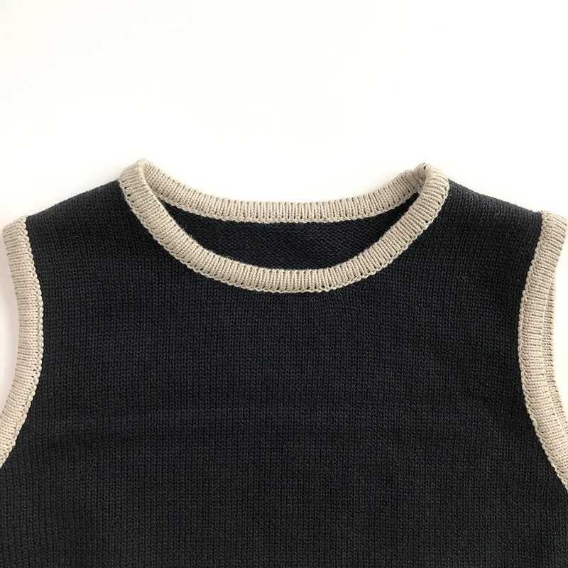 T-shirts 2023 AUTOMNE NOUVEAU enfants Sweater sans manches Baby Girls Striped Knit Vest Vintage Boys Coton Tricot Casual Kids Vêtements H240423