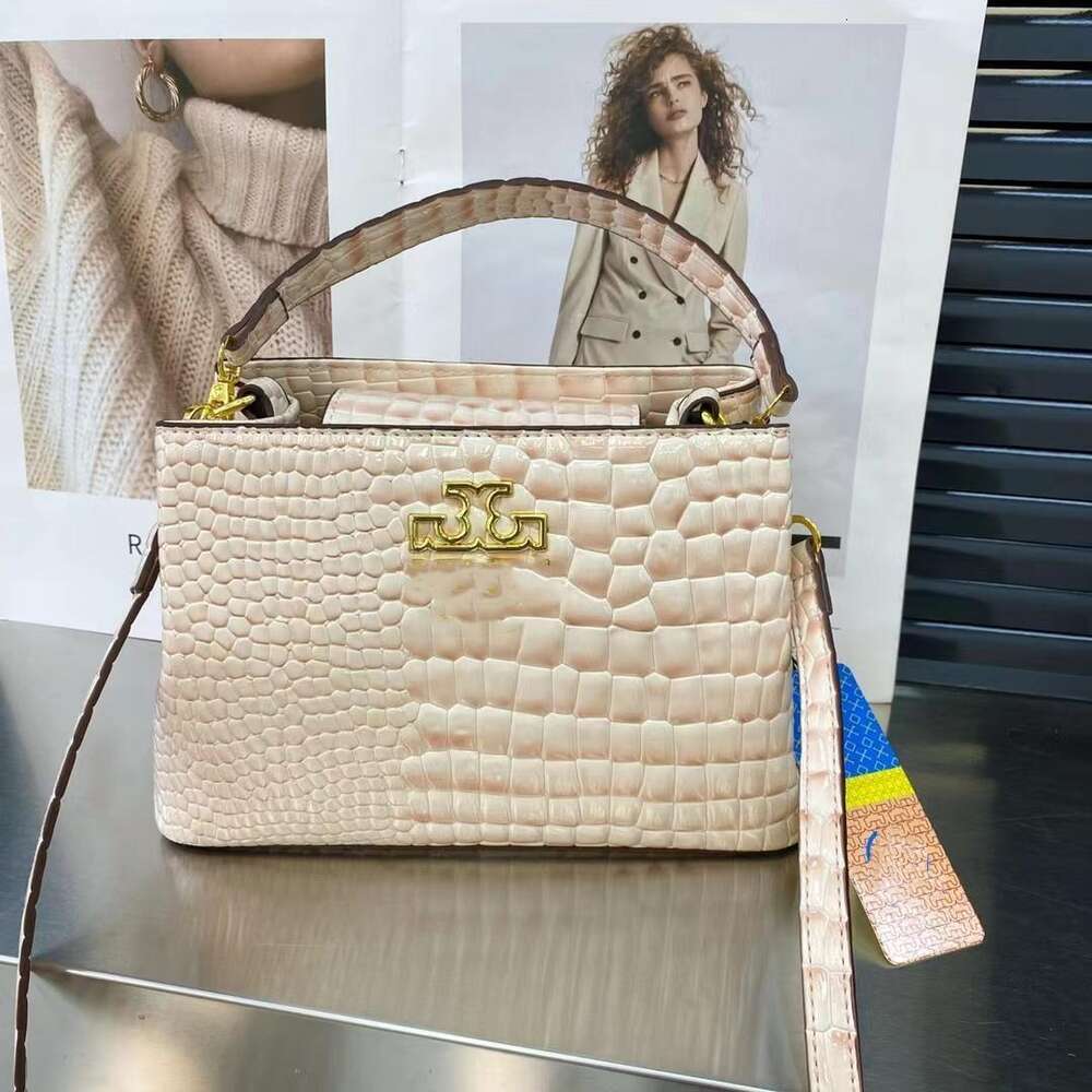 Borse da designer di esportazione esportazione crocodile in pelle 2024 Nuova borsa a traversa a tracolla a spalla singola Crocodile Modello da donna Borsa