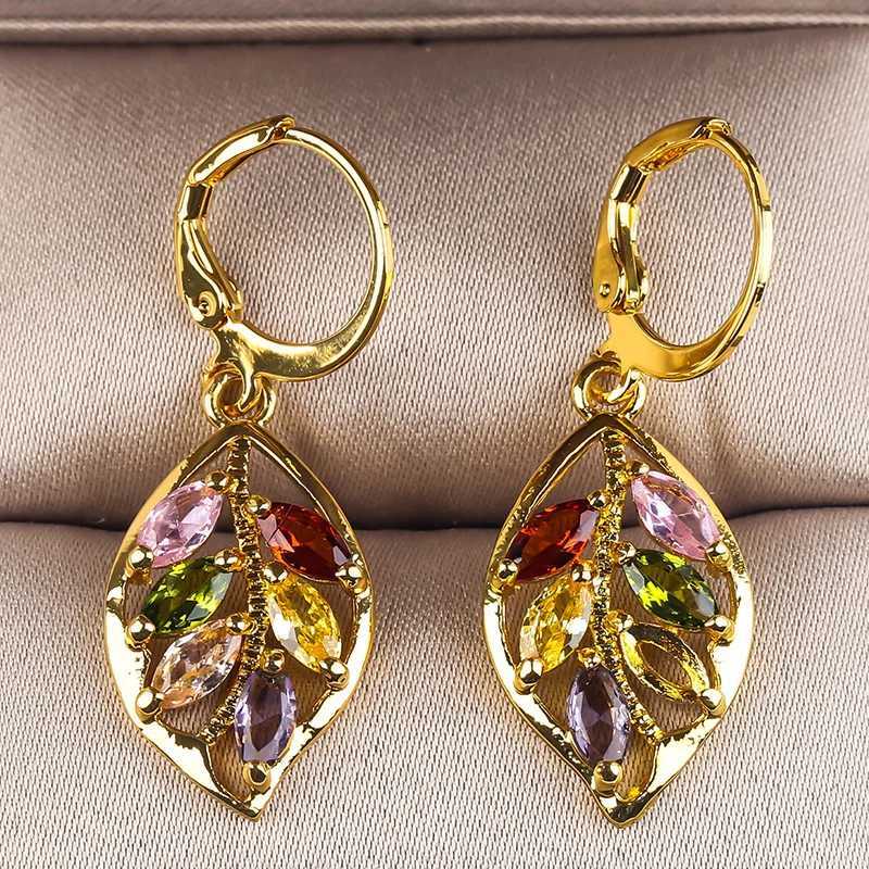 Urok damski moda błyszcząca kolorowe kolczyki z cyrkonem wielokolorowe kamienne liść różowy złoto kolor uroczy nurkową biżuterię Y240423