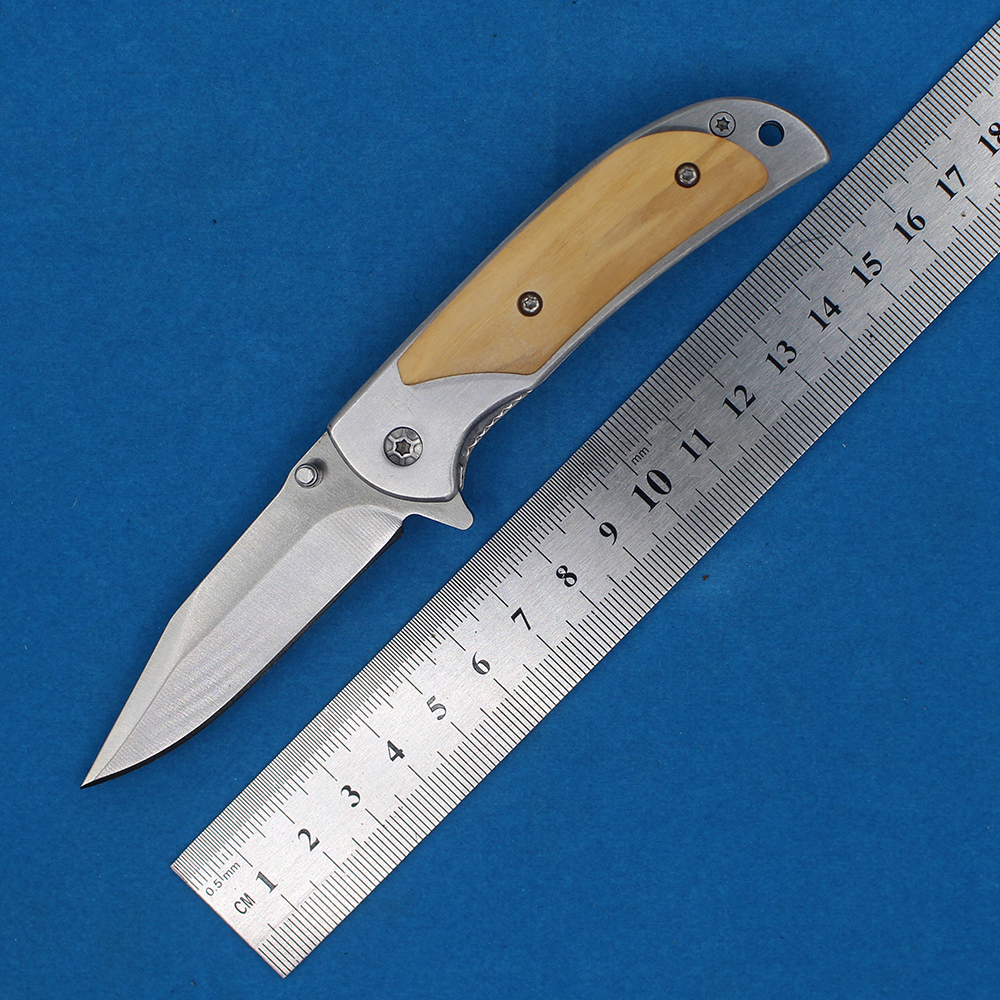 Promoção de alta qualidade Flipper Pocket Dolping Knife 440c Cetim Drop Point Blade Steel com alça de madeira Campo de camping ao ar livre Sobrevivência de pesca EDC Knives
