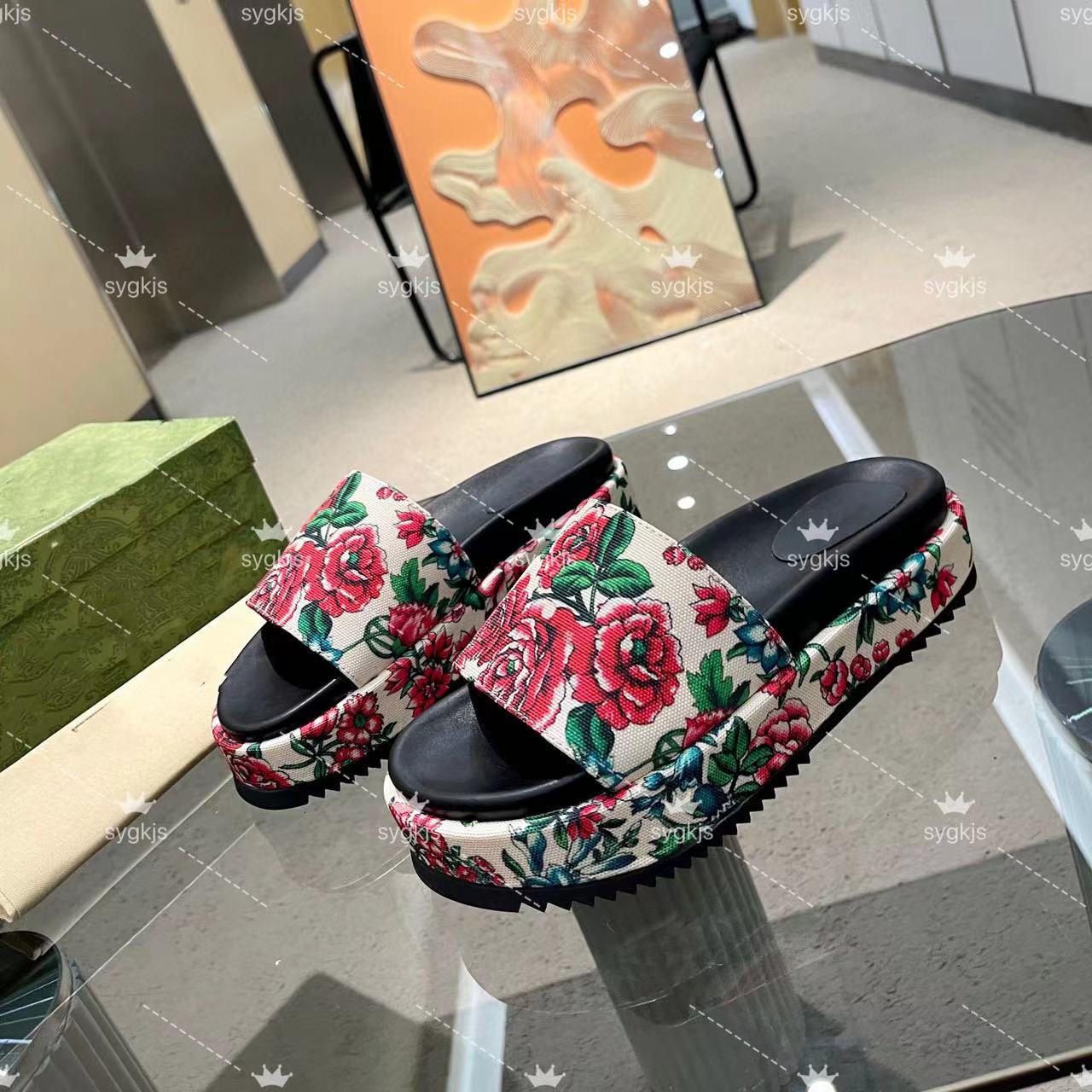 Luxury and Comfortable Embroidered Rose Print Sandals High Quality Designer Womens Flat Heel Thick Sole Sheepskin Casual Style Sizes 35 to 41 42 43