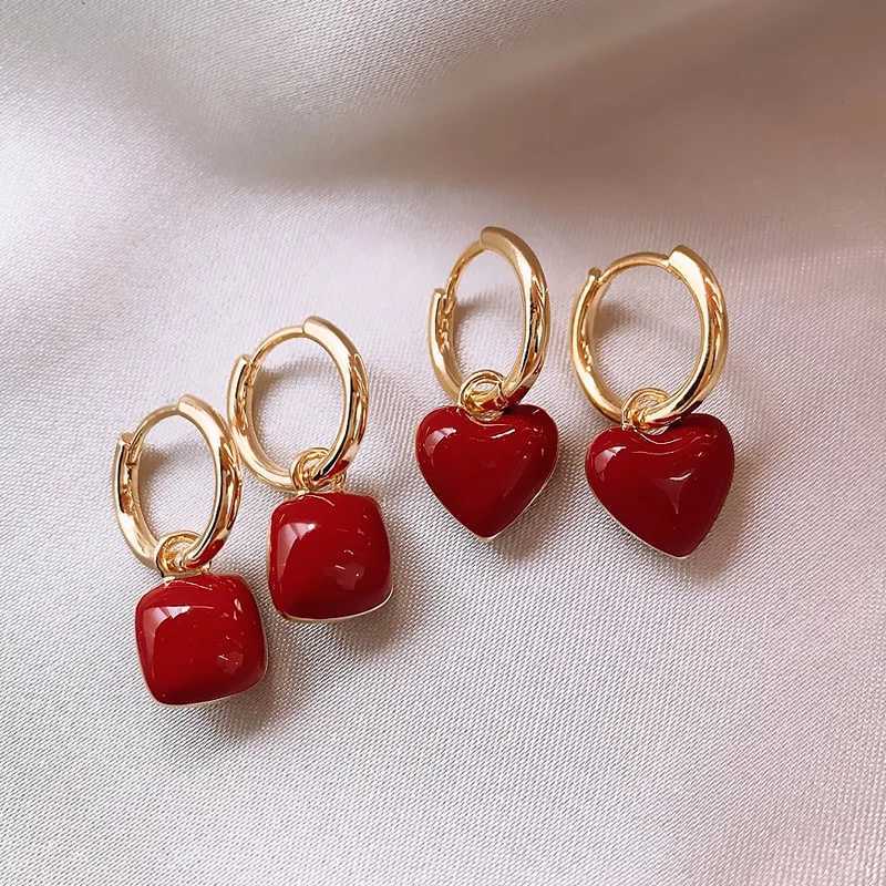 Dangle Chandelier Simple Design Wine Red Love Heart Heart Earring for Women Gold Cirld Circle Circle Vintage Peach Drop Earring은 분리 될 수 있습니다 D240323