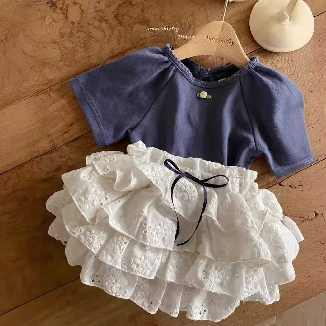 Rompers 2024 Summer New Baby Girl Sleeve Bodysuit حديثي الولادة لطيف زهرة بذلة القطن طفل الأطفال طفل الملابس الصلبة 0-24M H240423