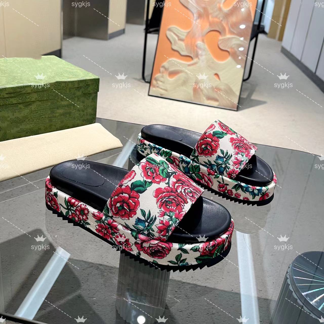 Luxury and Comfortable Embroidered Rose Print Sandals High Quality Designer Womens Flat Heel Thick Sole Sheepskin Casual Style Sizes 35 to 41 42 43