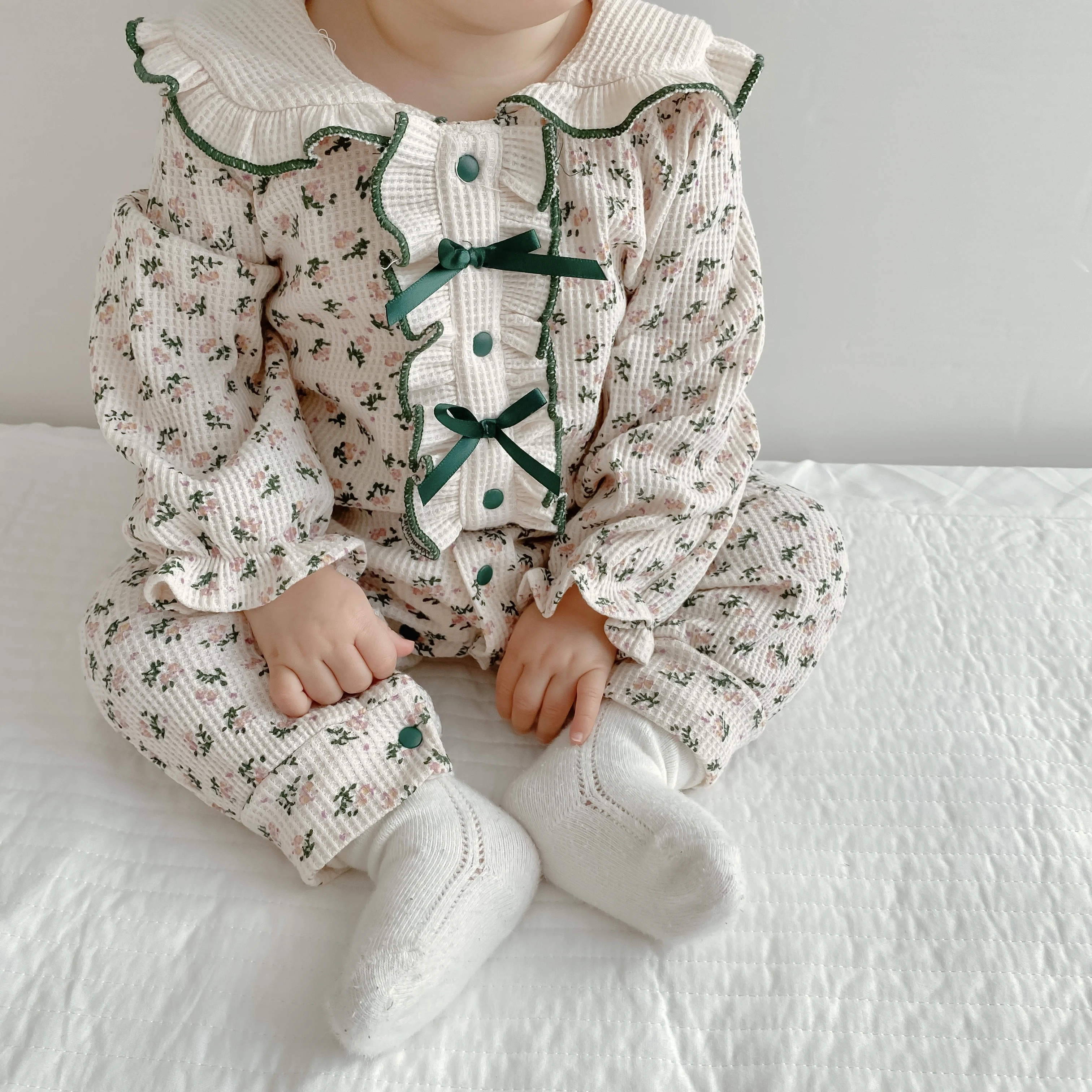 One-Pieces 2022 autumn wholesale baby romper new baby jumpsuit lapel floral bow long sleeve romper allmatch longsleeved romper girl