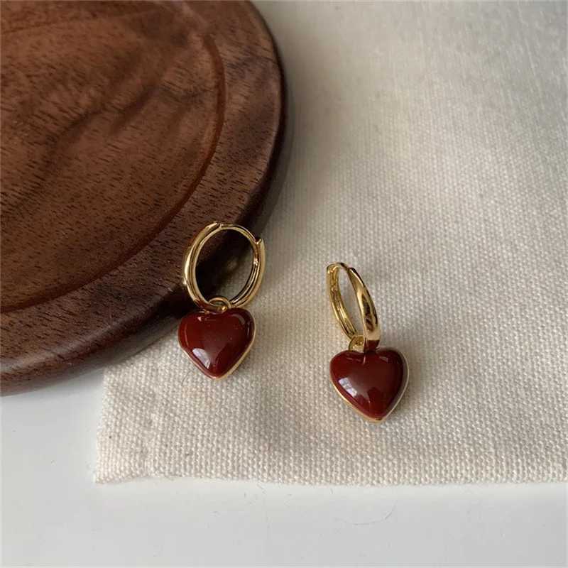 Dangle Chandelier Simple Design Wine Red Love Heart Heart Earring for Women Gold Cirld Circle Circle Vintage Peach Drop Earring은 분리 될 수 있습니다 D240323