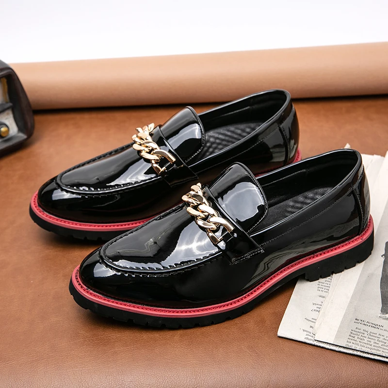 Lyx varumärke män casual skor italienska slip på klänningskor affärsskor formella loafers män platt designer skor plus storlek 38-48