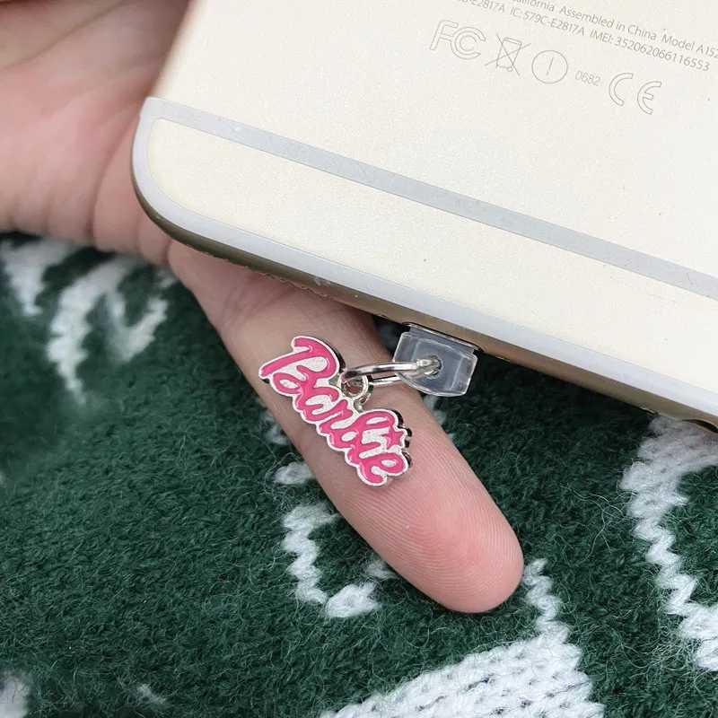 Mobiltelefon Anti-Doust Gadgets Miniso Barbie Metal Phone Anti-Doust Plug för iPhone Samsung Huawei Type C Android Charging Port Protectors Dustplugs Y240423