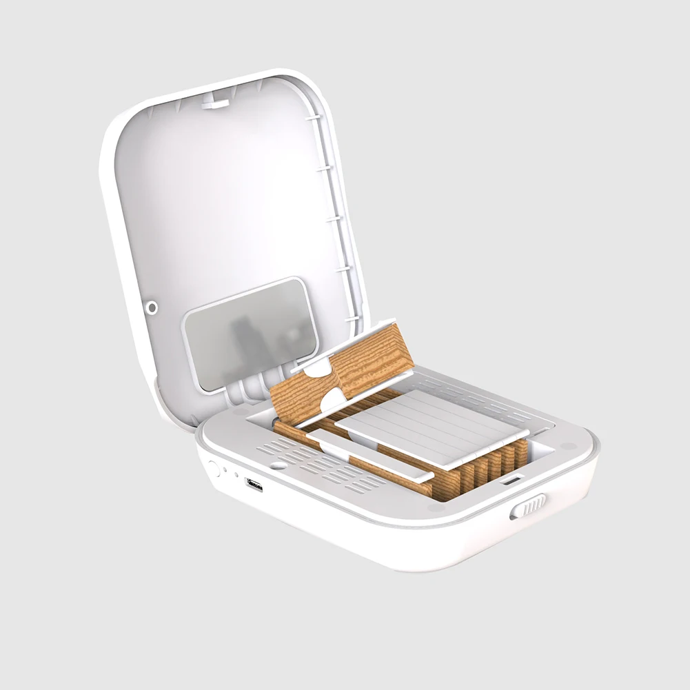 Saxophone Reeds Sterilizing Case Sax Saxophone Clarinet Mouthpiece Cleaning UV Disinfection Reeds Case Storage Box for 8 Reeds Grid