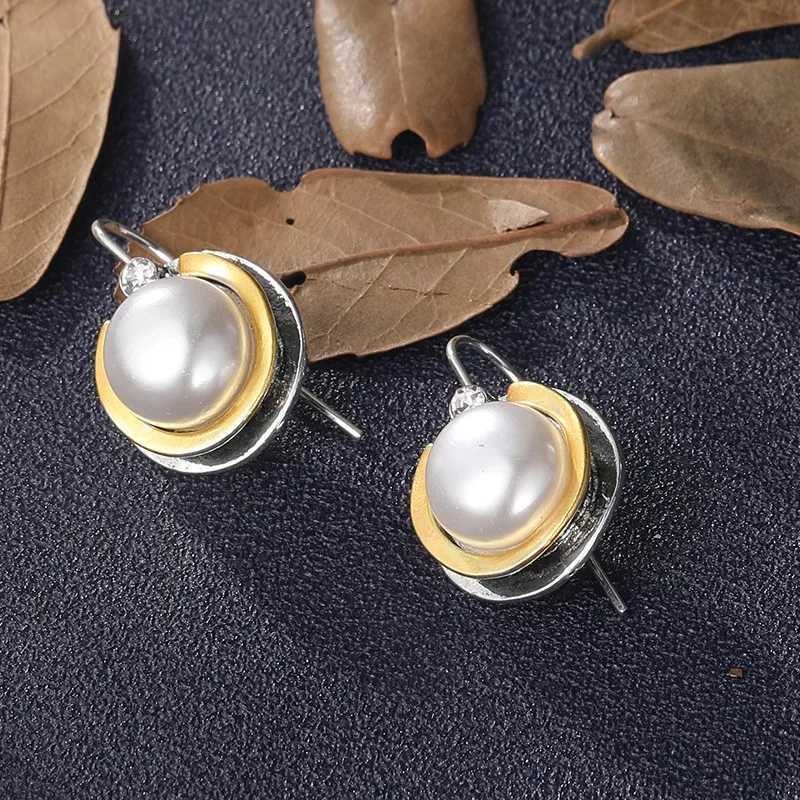 Charme Boucles d'oreilles en peluche simulées vintage pour les femmes 2023 Nouvelle mode de mariage Bijoux de bijoux Charme Crystal Boucles d'oreilles Cadeaux Y240423