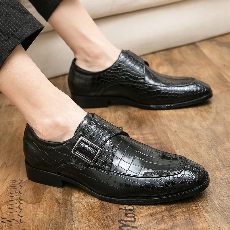 Högkvalitativa män Casual Leather Loafers Luxury Brand New Crocodile Pattern Dress Shoes Antiskid Driving Shoes Plus Size 38-48