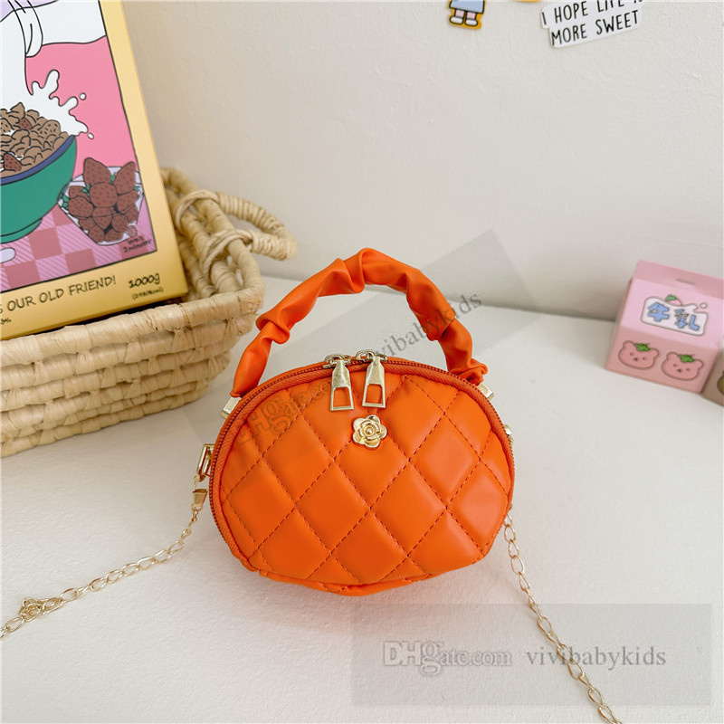 Girls Diamond Lattice Mandted Handsbags Kids Cartoon Doll Applique Single Box Box Box Enfants Métaux Chaîne Crossbody Sacs Z7834