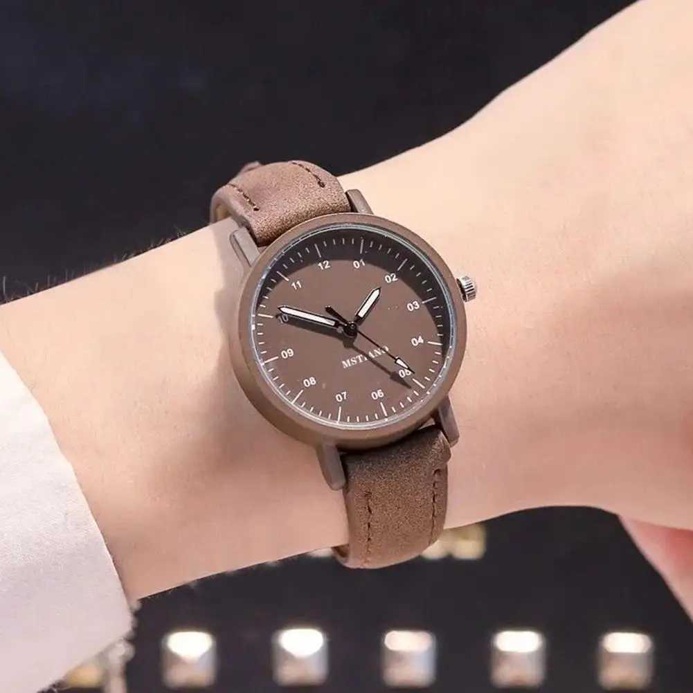 Wristwatches Simulated Watch Leather Strap Korean Watch Fashion Simple Style Quartz Wristwatch Lady Watch Womens Wristwatch 240423