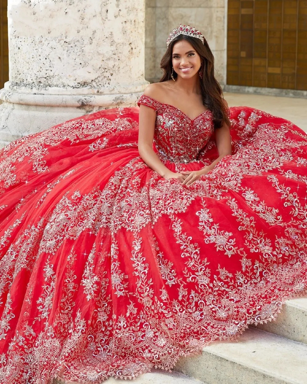 Röd spetsboll klänning quinceanera klänningar paljetter från axel prinsessan prom klänningar svep tåg tyll söt 15 maskerad klänning