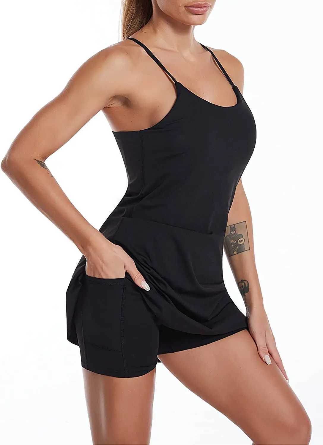 Ensembles actifs Robe de tennis d'exercice sans manches pour femmes avec shorts de soutien-gorge intégrés