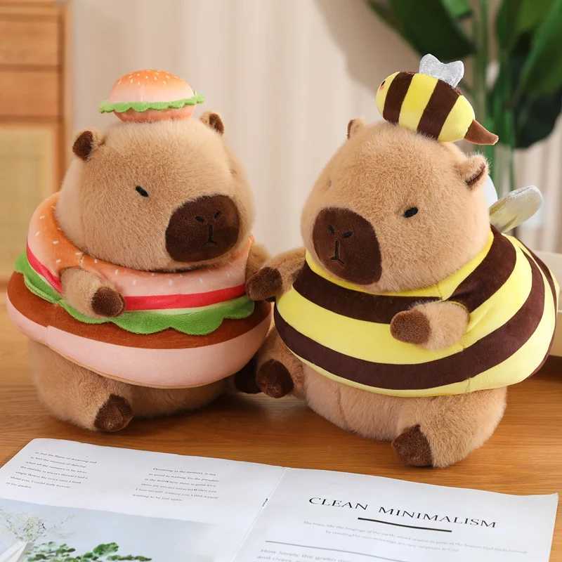 Pluche poppen cosplay bijen capybara hamburger doek capibara plushie knuffel groente pompoen wortel pepers auberkant hoodie hoed speelgoed voor kidl2404