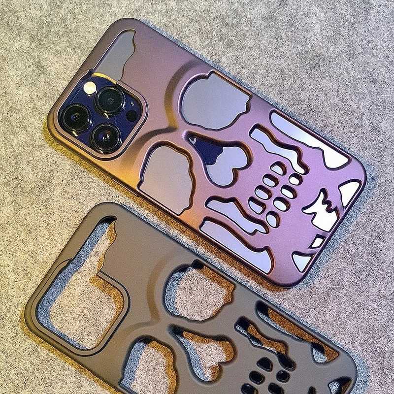 Mobiltelefonfodral Luxury Matte Plating Metallic Color Hollow Out Skull Hard Fall för iPhone 14 13 12 11 Pro Max 15 Plus Fashion Stuff Cover D240424