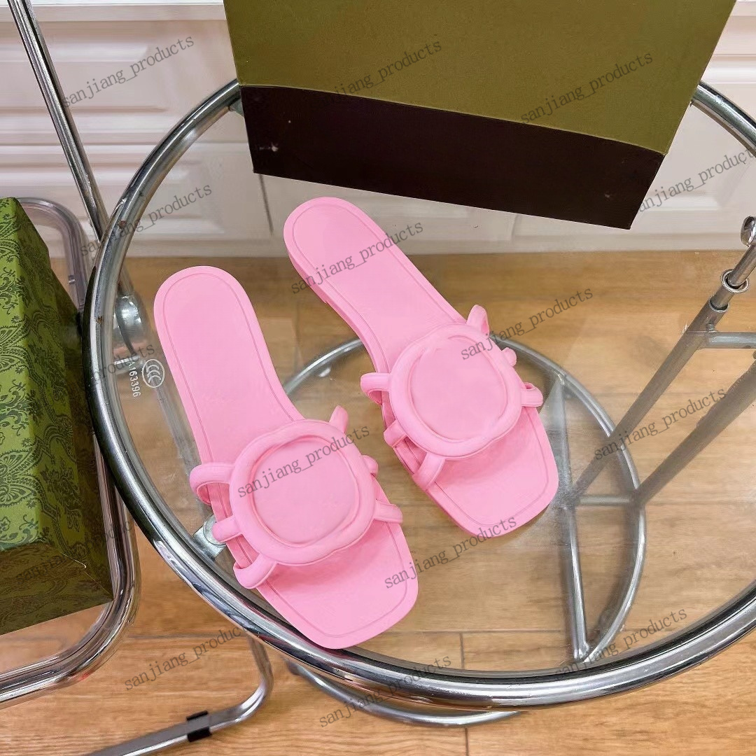 2024 Designer Slipper Slipper Jelly Rubber Coupte Women Sandals Slipper Flats Logo Cut Out Cuir Slides Style Open Toe Toe Summer Sandals Pop Sandales Slide Luxury Design