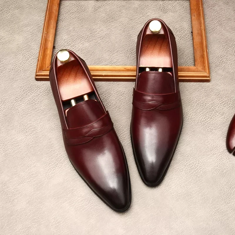 Mocasines de moda para hombres formales de cuero genuino punta puntiaguda en la boda zapatos oxford zapatos negros para hombres zapatos de vestir rojo para hombres