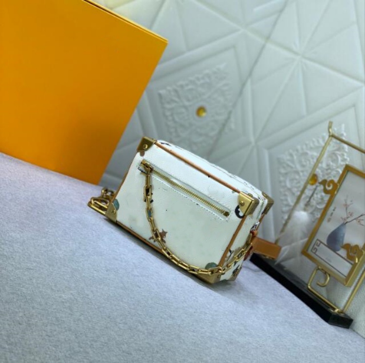 New Damen Mini Box Umhängetasche weiche Stamm Vanille draußen Reißverschluss Pocket Crossbody Body Dekorative Kette verstärkte handgezeichnete Feeling-Gänseblümchen Designer