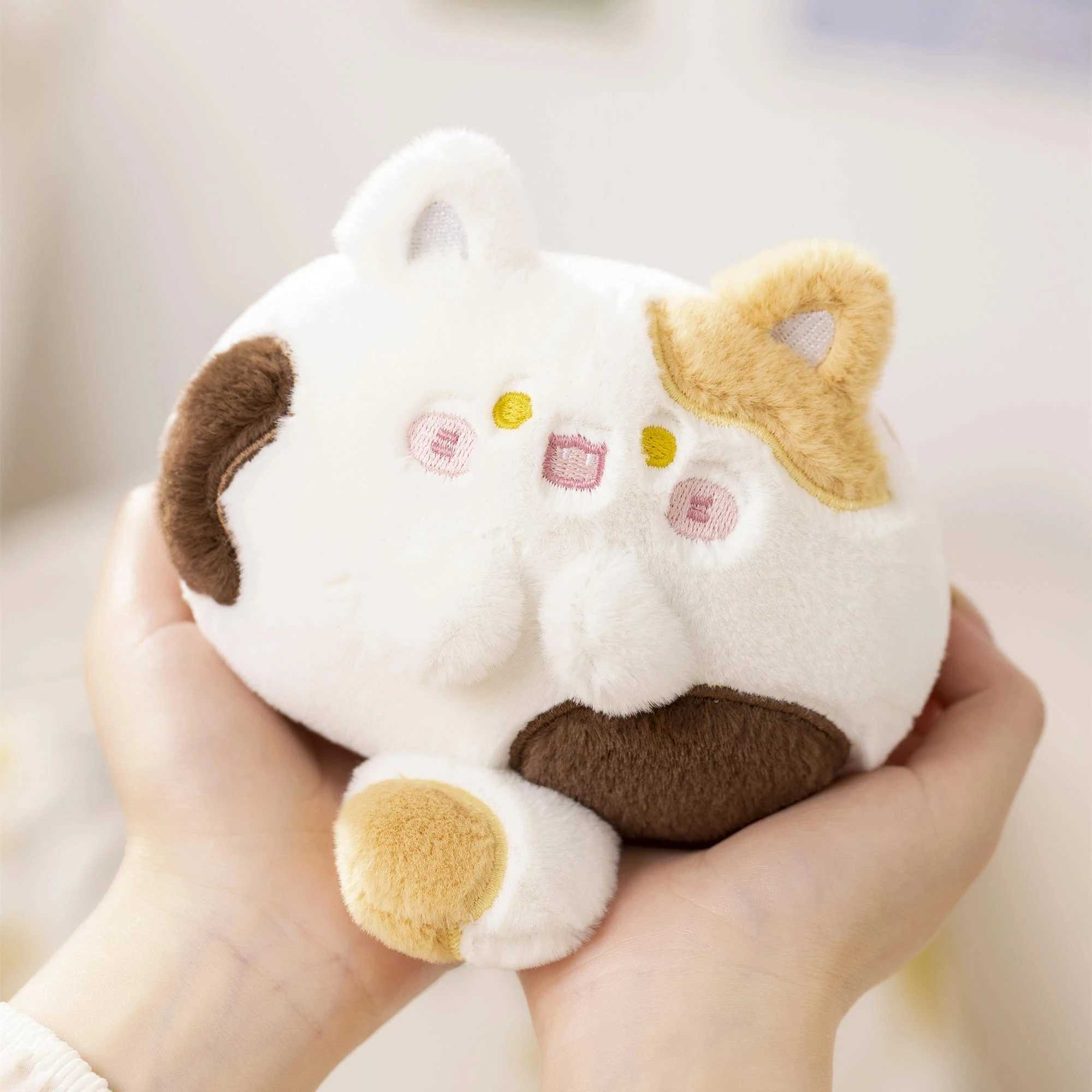 Pluszowe lalki kawaii małe czarne koty pluszowe kreskówki Dollowe 3 kolory Kitty Plushie Torka Bierek Blak klucza