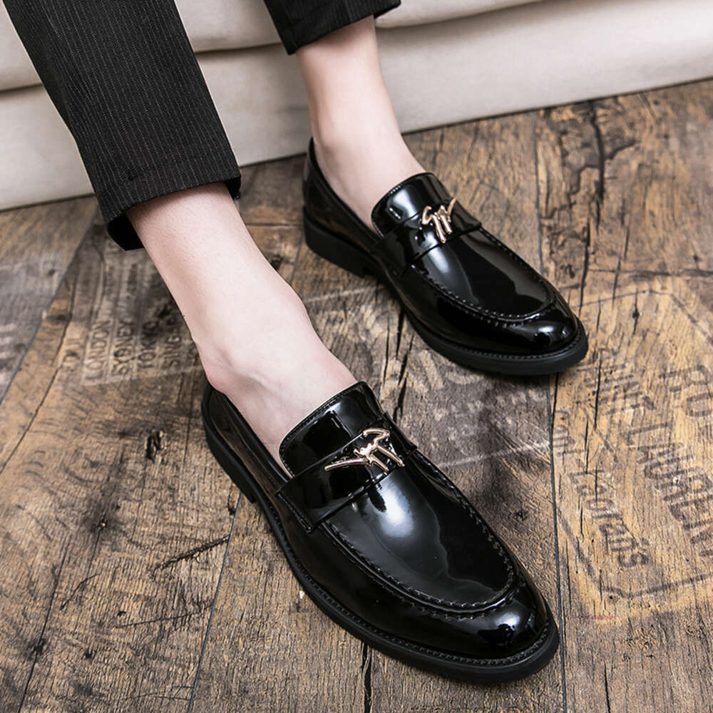 Plussize 38-48 Men Patent Leather Slip-on Loafers Fashion Shiny Golden Dress Social Shoes Business Black Shoe