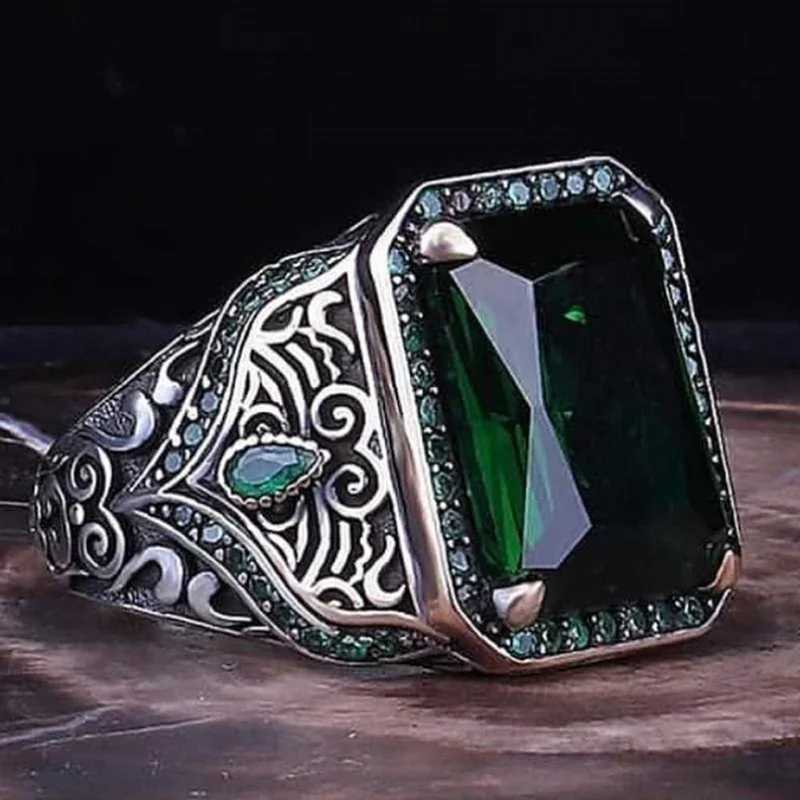 Bagues de mariage rétro rétro à sculpture à la main anneaux punk pour les hommes couleurs argentées à la mode métallique carrée en zircon verte en verre de zircon bijoux