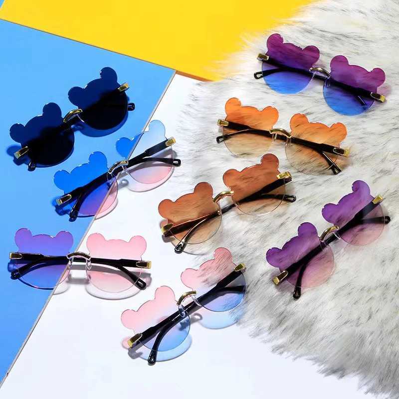 Lunettes de soleil Girls Trends Carton Cédyjoutons Nides Drive Anti-Glare Fashion Outdoor Enfants Lunes Kids Sun Sun Sun Sunglasses Shape 240423