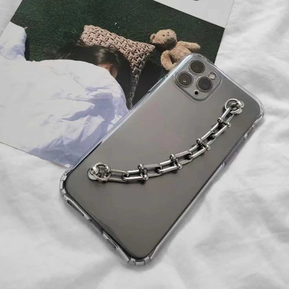 Cell Phone Cases Korean Clavicle Chain Bracelet Phone Case For iPhone 15 14 13 12 Mini XR X XS Max 6 7 8 Plus 11 SE 2020 ShockProof Back Cover d240424