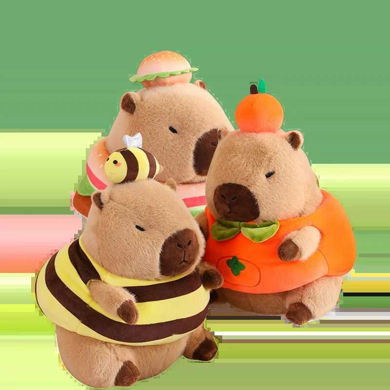 Pluche poppen cosplay bijen capybara hamburger doek capibara plushie knuffel groente pompoen wortel pepers auberkant hoodie hoed speelgoed voor kidl2404