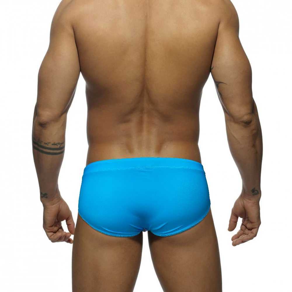 Herrbadkläder Ny sommarbadkläder sexiga herrar bad baddräkt Nylon snabba torra badstammar mode manlig strand surfing shorts zwembroek heren d240424