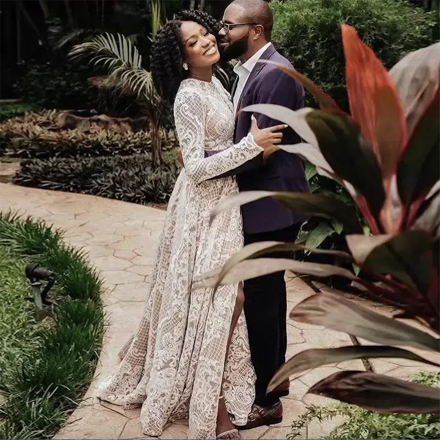 Robes de mariée de créateurs robe nuptiale plus taille en tulle en dentelle en satin à manches longues en décolle