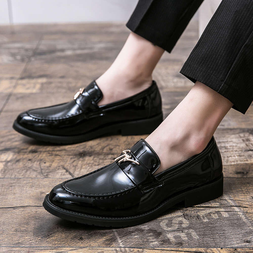 Plussize 38-48 Men Patent Leather Slip-on Loafers Fashion Shiny Golden Dress Social Shoes Business Black Shoe