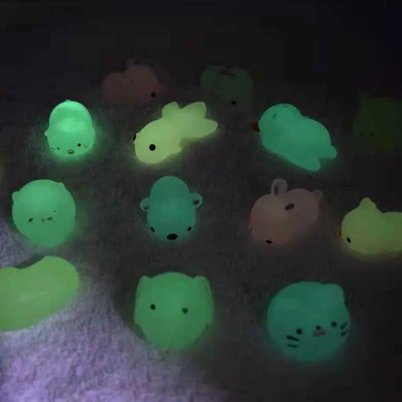 Toy di decompressione 5-Nuovo Glow Kawaii Toys carino Animal Animalcess Decompressione Mochi Toy Squari Squishi Strening Sollievo divertente Toi di regalo D240424