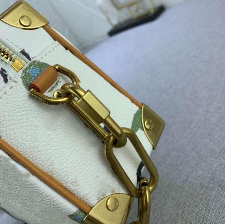 New Damen Mini Box Umhängetasche weiche Stamm Vanille draußen Reißverschluss Pocket Crossbody Body Dekorative Kette verstärkte handgezeichnete Feeling-Gänseblümchen Designer