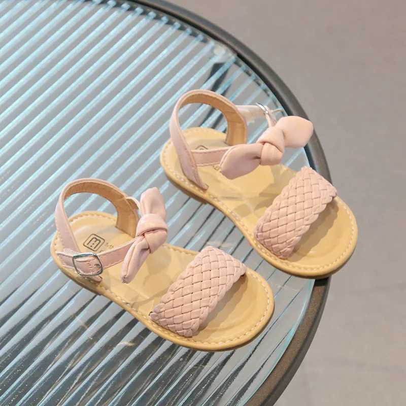 Sandalen Baby Girl Medium Kids Sandalen met bloemen Sweet Princess Soft Quality Childrens Beach Sandals For Girls Maat 21-30 240423