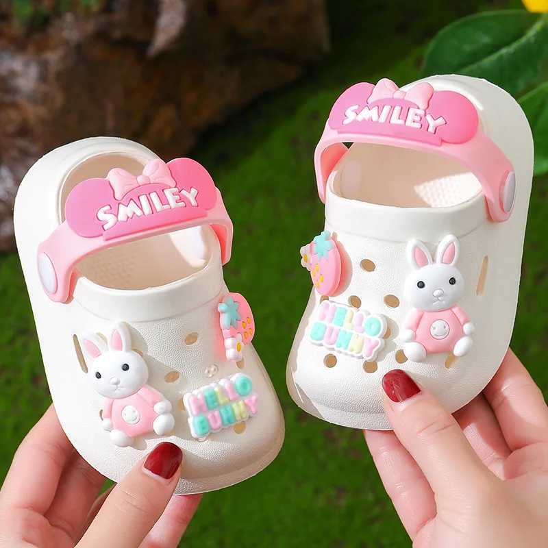 Sandaler barn baby flickor sommar sandaler mjuk ensam småbarn barn inomhus tofflor tecknad pojkar andningsbara ihåliga skor 240423