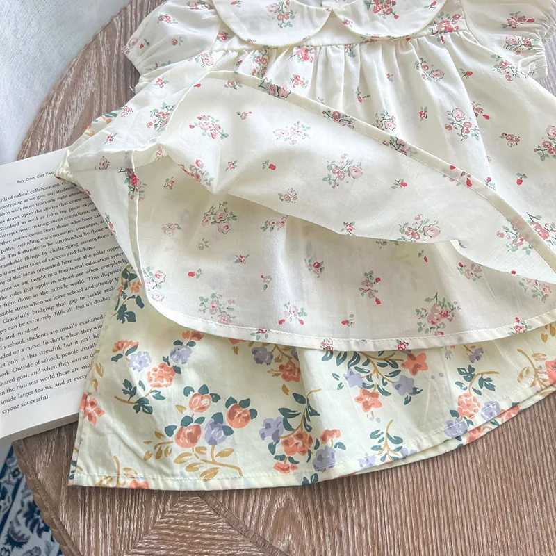 Conjuntos de roupas 2023 Summer Baby Clothing Conjunto de meninas florais Ternos de meninas Peter Pan Collar Tee e Bloomer H240425