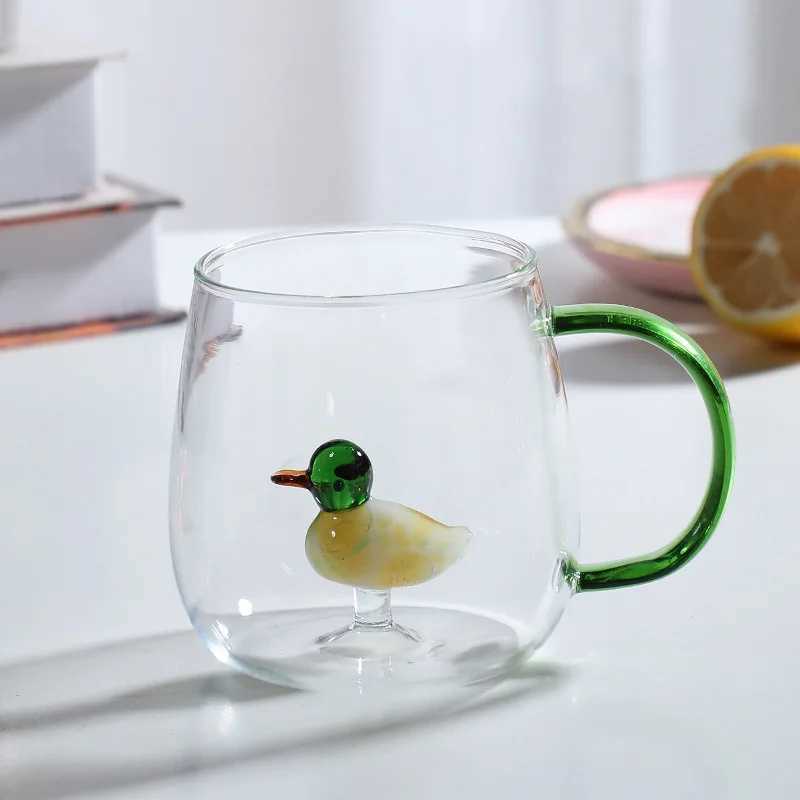 Tubllers Creative 3D Animal/Flower Glass Cup z uchwytem wysokie borokrzemowe Mleko dla pojedynczej warstwy kawy Śliczne przezroczyste letnie napój H240425