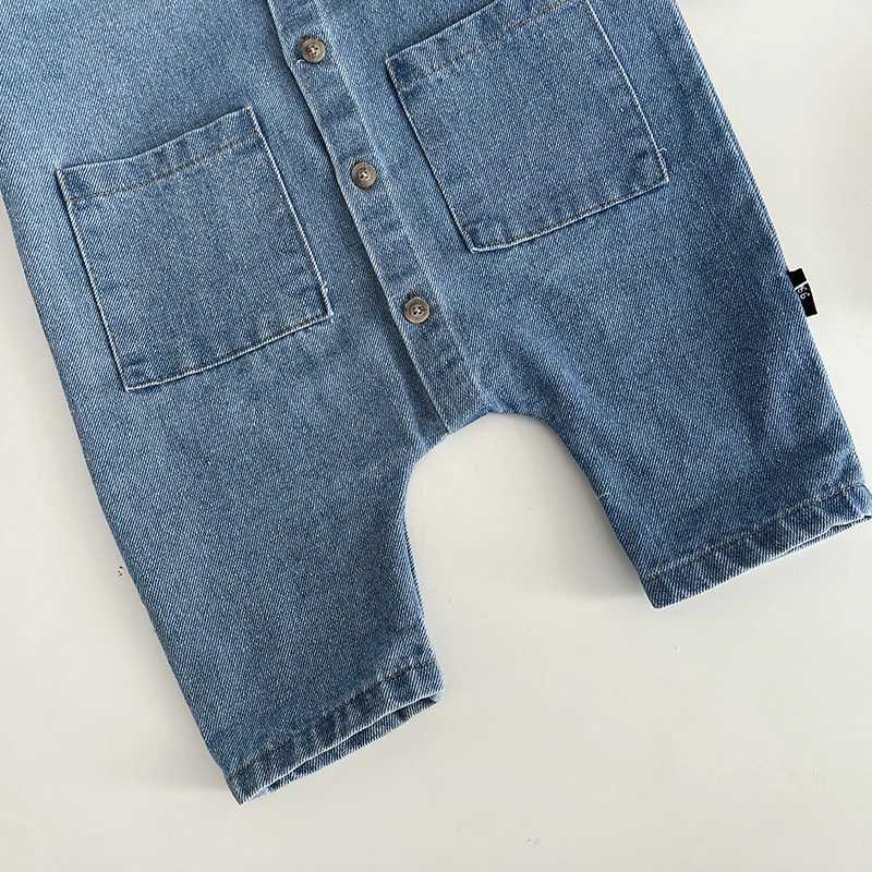 Rompers wiosna i jesień noworodka dla dzieci i dziewcząt bawełniany jeansowy romper długi rękawek słodkie dzieci koreańskie miękkie ubranie dla niemowląt D240425