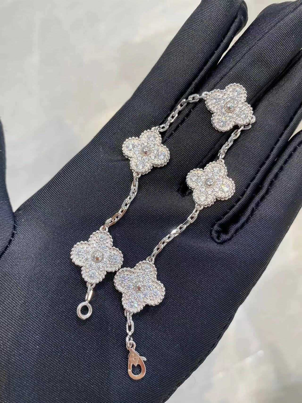 سوار مصمم Vancleff من الدرجة العلوية فانكليف مصمم عالي الإصدار ، يشعر بطلاء 18 كيلو بايت Micro Micro Flower Flower Five Flower Bracele