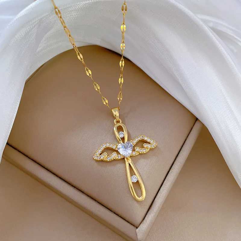 Colliers de pendentif Chaîne en acier inoxydable Wings Cross Pendants Collier Gold Couleur Crystal Bijoux chrétien Cadeaux de Noël pour les femmes